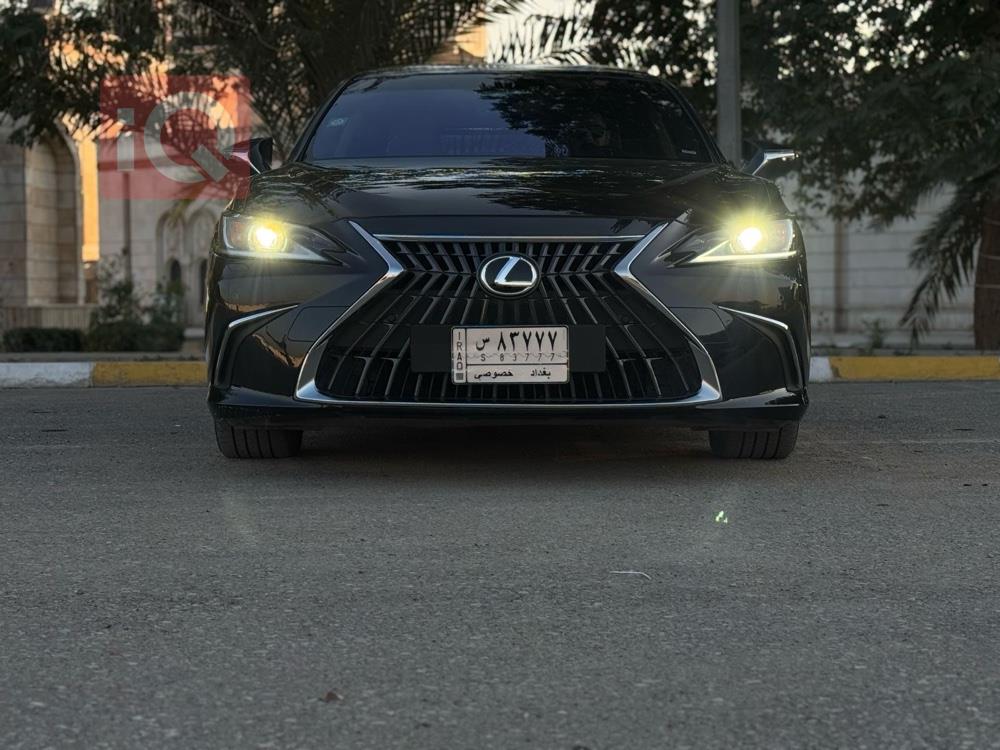 لێکزس ES